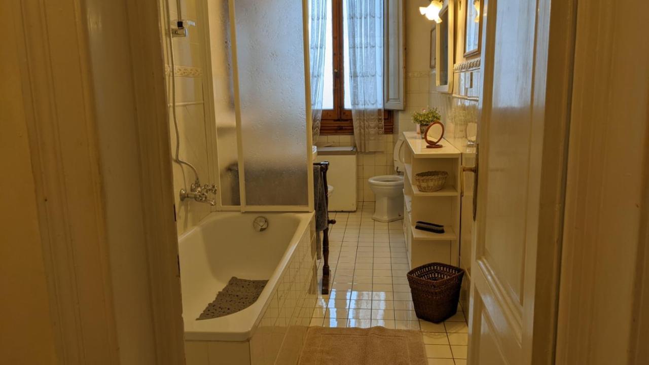 Double Bedroom In Beautiful 30'S Style Apartment Флоренция Экстерьер фото