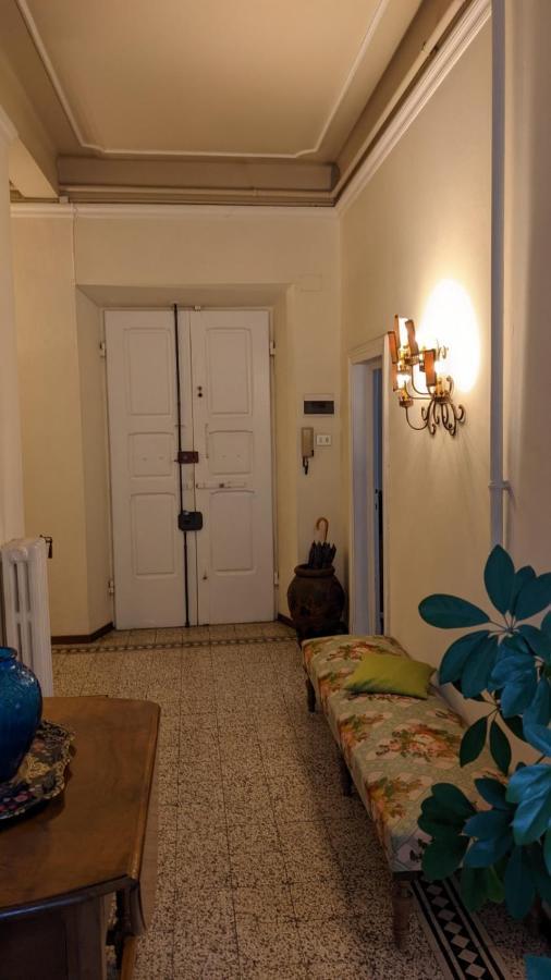 Double Bedroom In Beautiful 30'S Style Apartment Флоренция Экстерьер фото